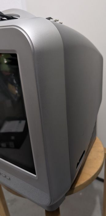 Televisão Philips estilo vintage écran plano