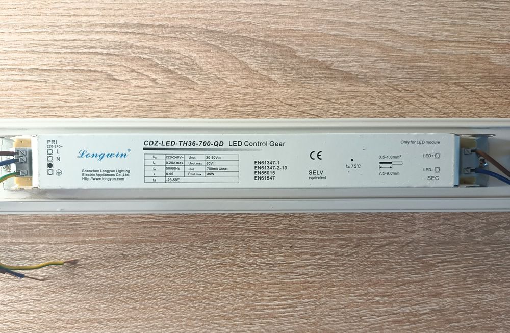 Lampa liniowa podtynkowa LED 36 W All - Day