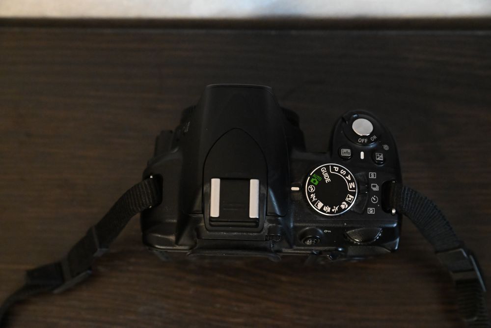 Камера Nikon D3100