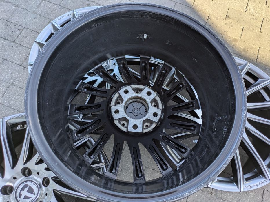 5x120 ET38 18" BMW felgi aluminiowe marki Tomason model TN16.