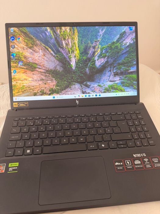 Acer Nitro Gaming Portatil V15 ANV15-41 15"-inch - Ryzen 7 7735HS - 16GB - SSD 512 GB NVIDIA GeForce RTX 4060 AZERTY