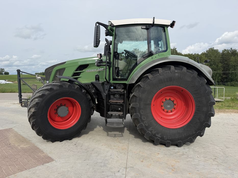 Fendt 826 Vario SCR (824 828)