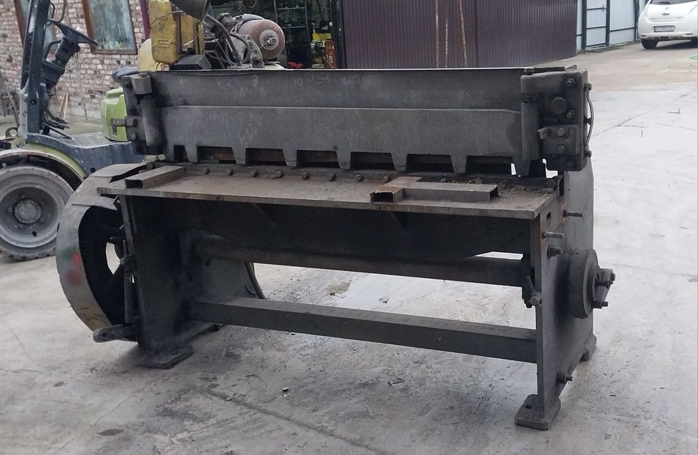 Вальці листогиб молот станки сверлільний