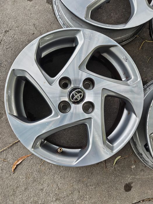 Aufelgi 15 4x100 Toyota Yaris III Yaris II IQ 4x100 ET39 TPMS