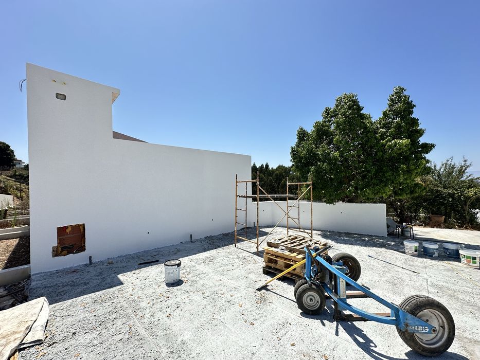 Pintor e polivalente com muito experiencia no mercado