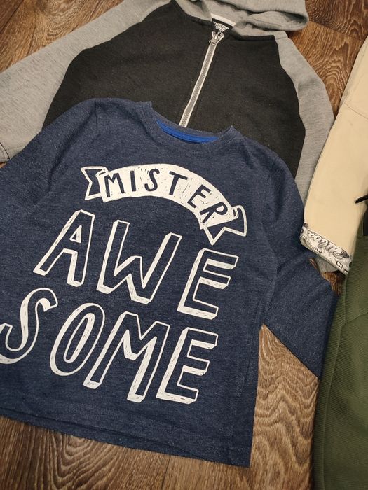 Віддам безкоштовно одяг дитячий