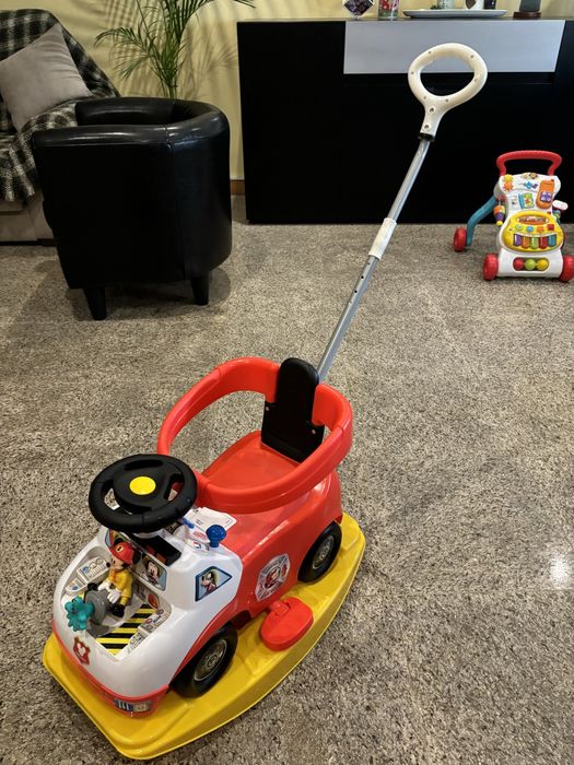 Carro / baloiço bombeiros Disney