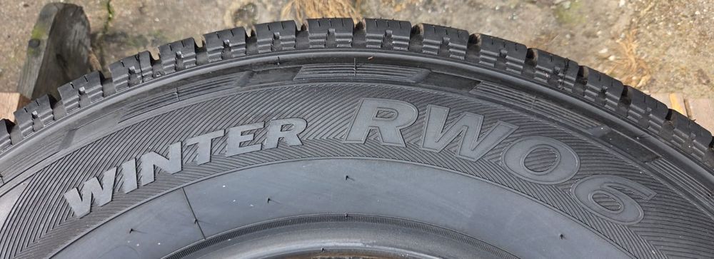 Opony zimowe Hankook  Winter RW06 215/75R16C 113/111R Nowe