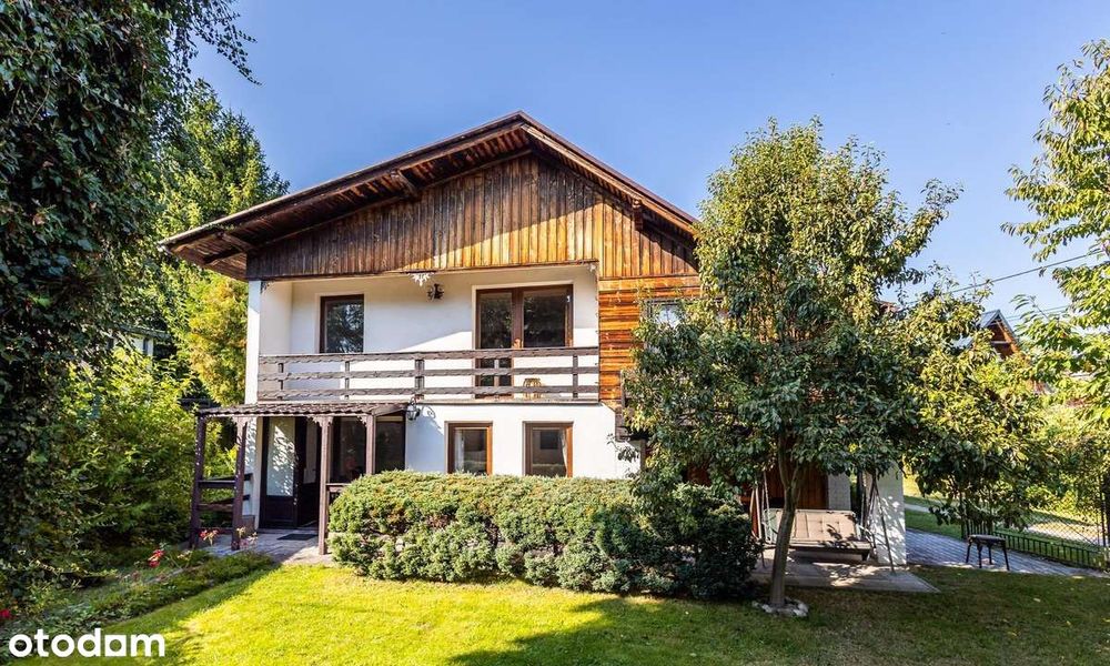 Piękny dom na sprzedaż w malowniczej lokalizacji pod Krakowem.