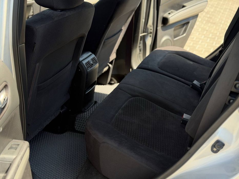 Nissan Xtrail целый