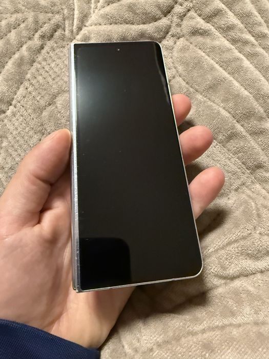 Samsung fold 5 12/512gb