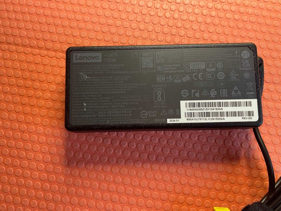 Блок живлення, зарядка Lenovo 20v 6.75a 135w Square Yellow USB + PIN  Оригінал