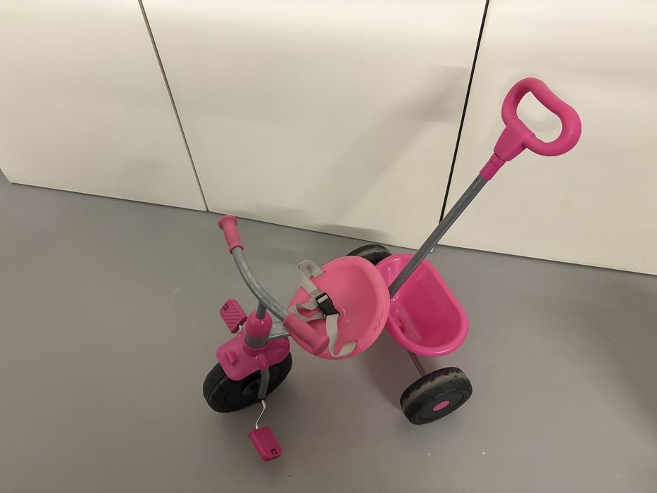 Triciclo bicicleta de criança com cinto, cesto e pega telescópica