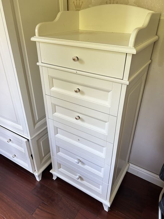 Komoda wysoka waska komplet dla dziewczynki