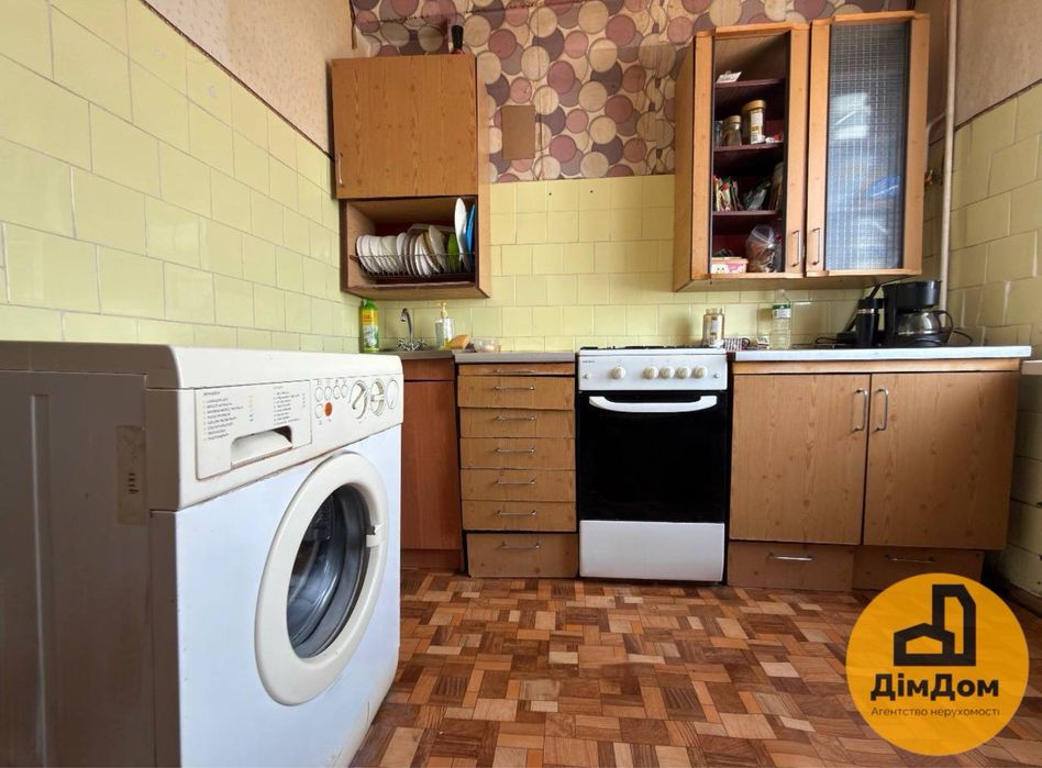 Продаж 2к квартири, вулиця Березняківська 10