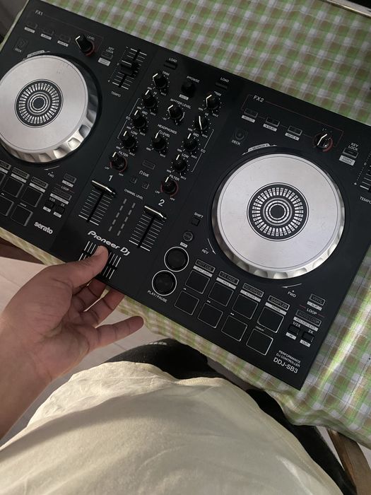 Pioneer DDJ-SB3 controller