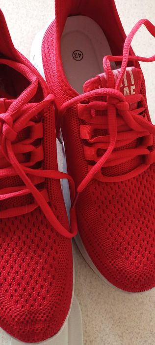 Buty sportowe damskie, Nr 40, wkładka 26 cm, stan idealny
