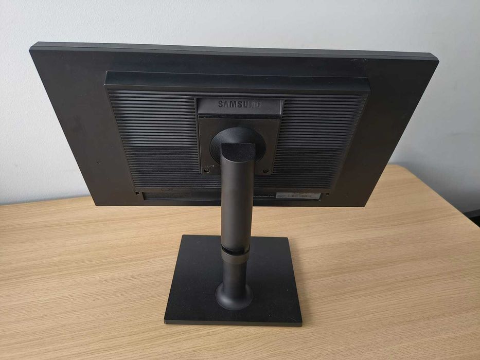 Sprzedam monitor Samsung 24” – 100 zł