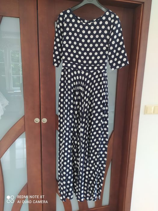 Elegancka sukienka w groszki