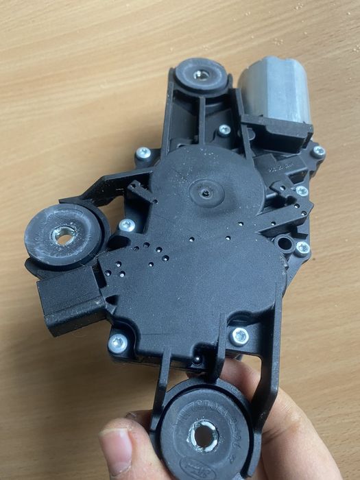 Моторчик заднього двірника Ford Focus 3 Hatchback