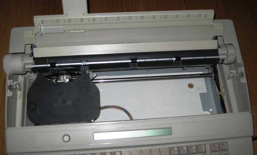 Máquina de Escrever AEG como Nova e com pouco uso