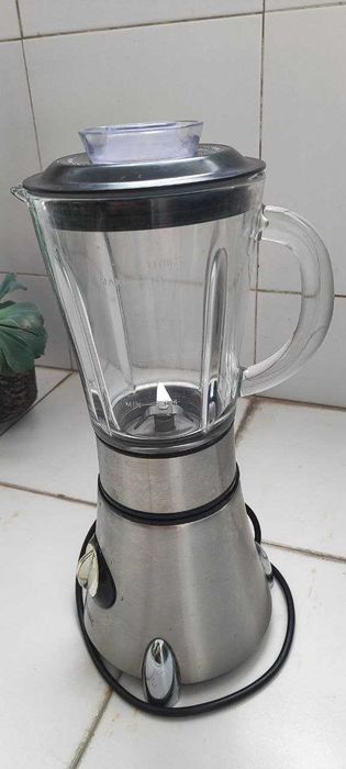Koenic KBL 713 Table Blender – 700W