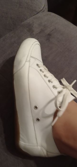 KMB-skorzane hiszpańskie sneakersy 39