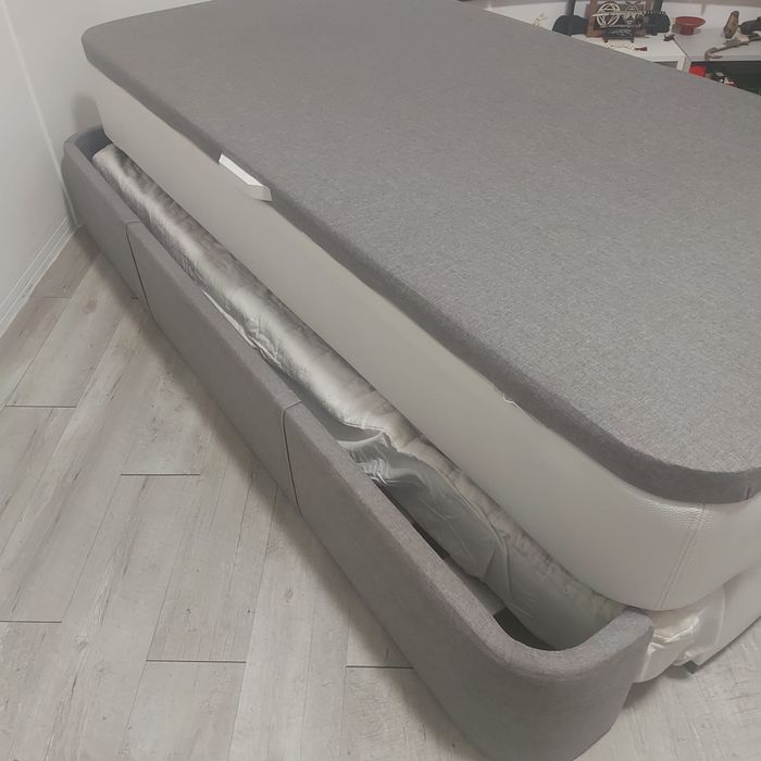 Cama dupla com colchão