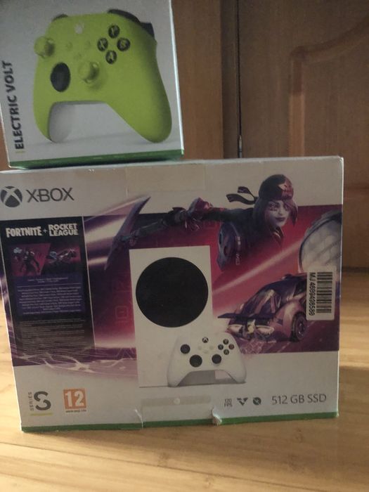 Xbox Series S 512 Gb,два геймпади