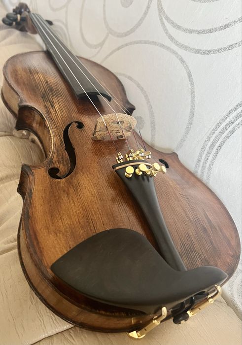 Скрипка Ціла 4/4 з вишуканою Фурнітурой та чудовим звуком !