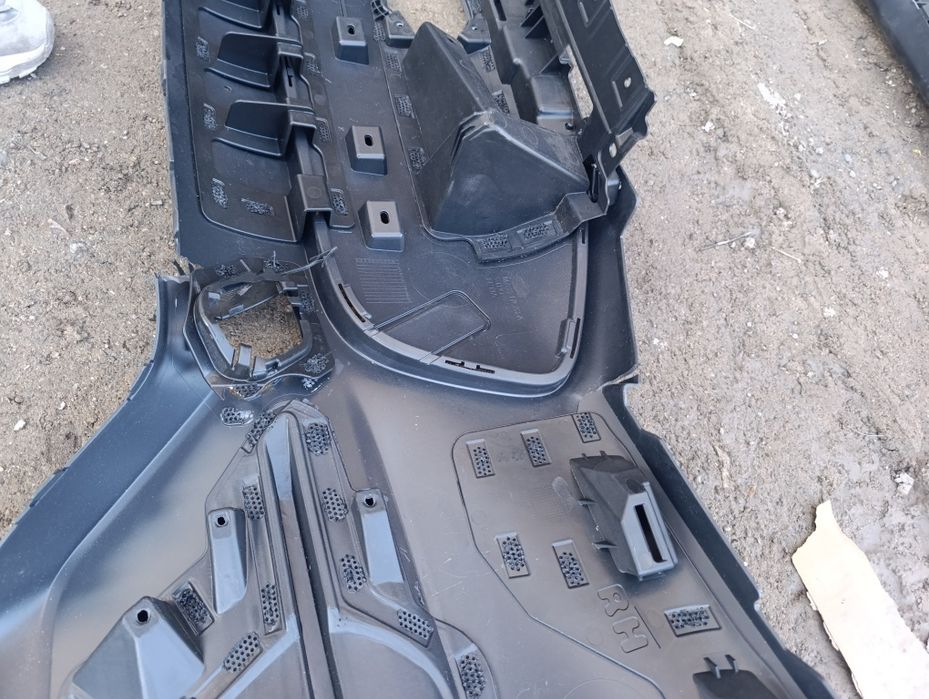 Передний бампер Ford Mustang Mach-E GT от 2021-г Новый.