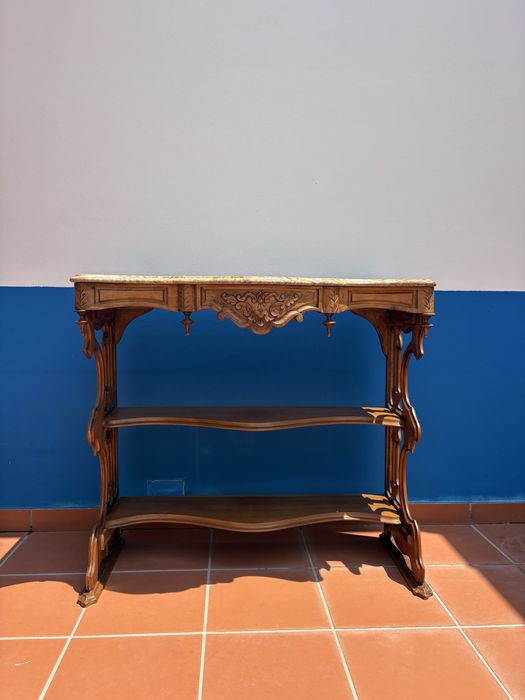 Movel em estilo Luís XV/Rococó