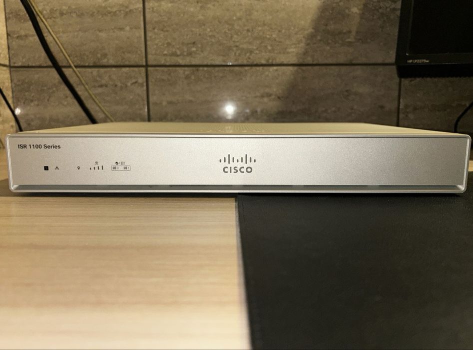 Cisco C1111-8PLTEEA router LTE 8x GE PoE, 2 anteny, po resecie