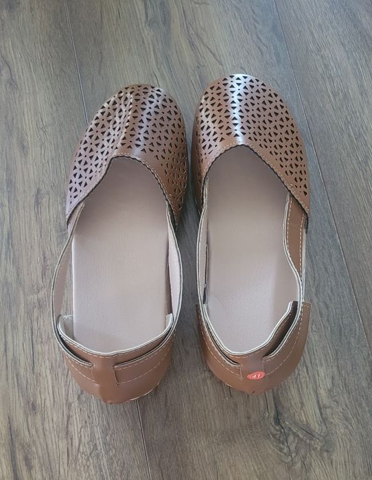 Przewiewne buty na lato brązowe r. 41