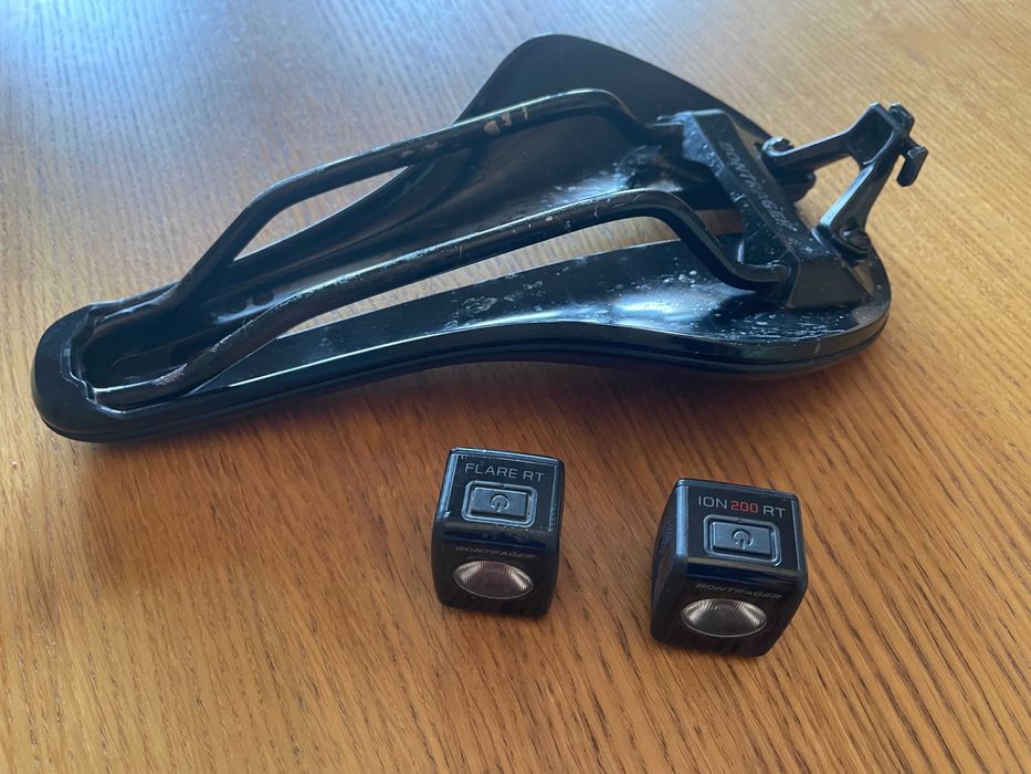Selim Trek Aeolus Elite + Luzes Trek Flare RT