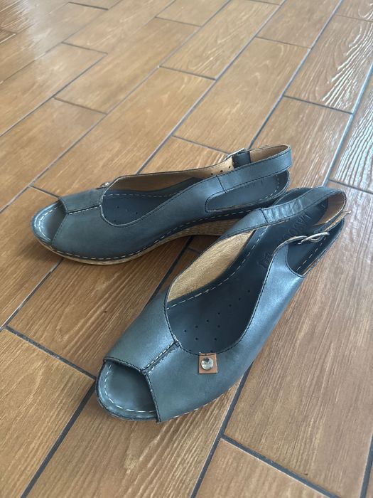 Szare buty letnie damskie na koturnie 39 Lasocki