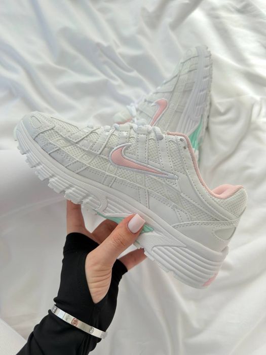 Жіночі спортивні кросівки Nike P-6000 найк п6000 білі з рожевим