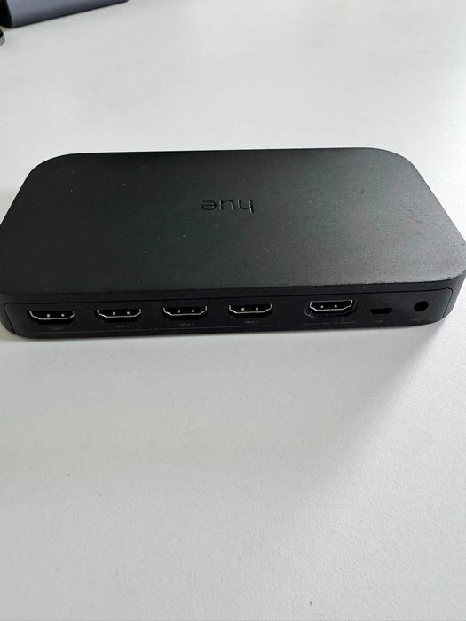 Philips Hue Play HDMI Sync Box – pełni sprawny
