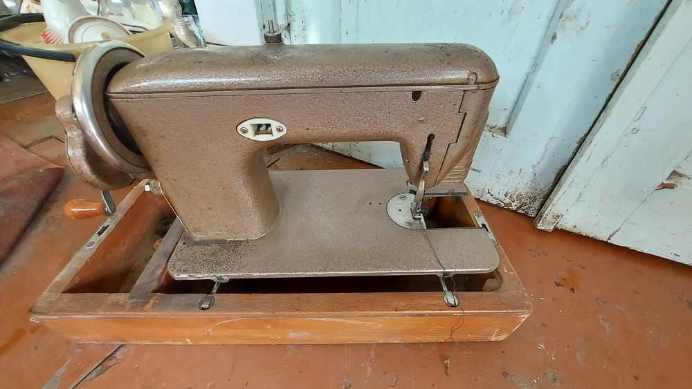 Машинка швейная " Подольск"