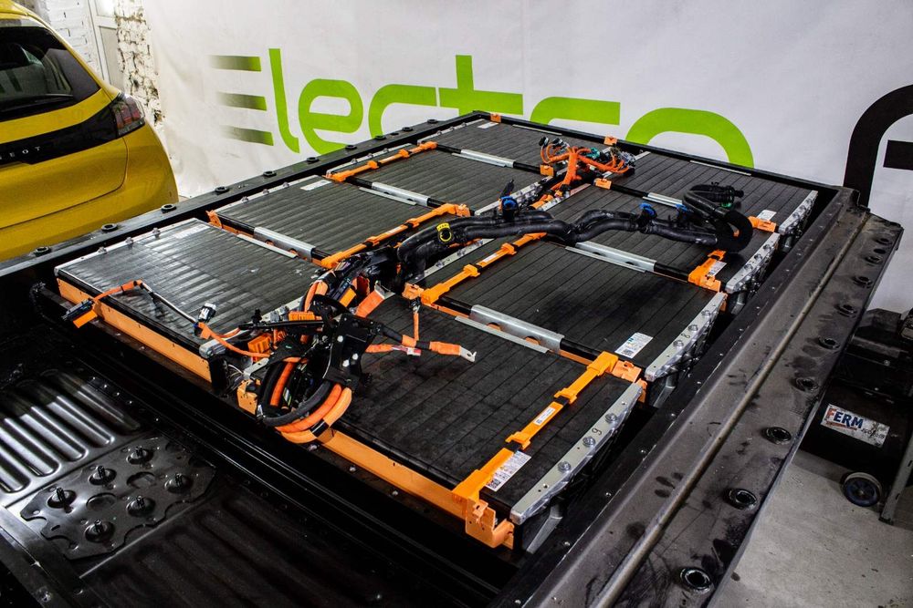 Ремонт електро автомобілів та батарей.