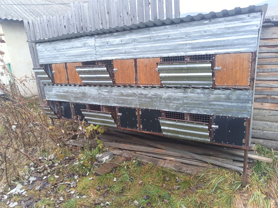 Найкращий варіант під пошук: Міцний двоярусний крільчатник для кролів