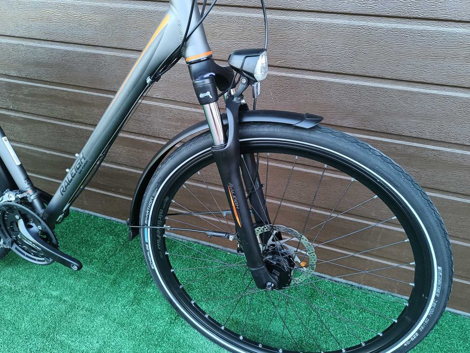 Rower 28" Raleigh 3x9 Alivio/Deore Hollowtech Hydraulika Dynamo Amortyzator Blokada Duża Rama