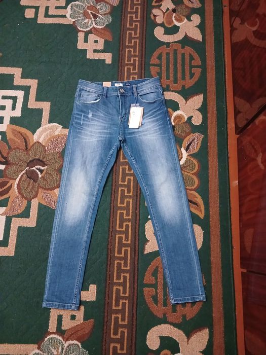 Продам джинси чоловічі і кросівки найк