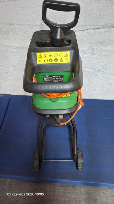 Rozdrabniacz nożowy elektryczny do gałęzi