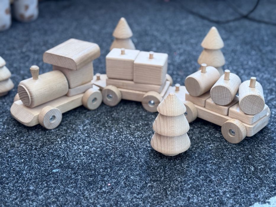 Потяг іграшковий з дерева