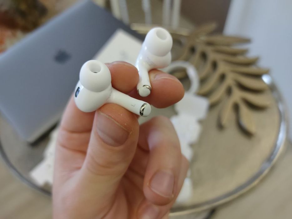Новинка AirPods Pro 2