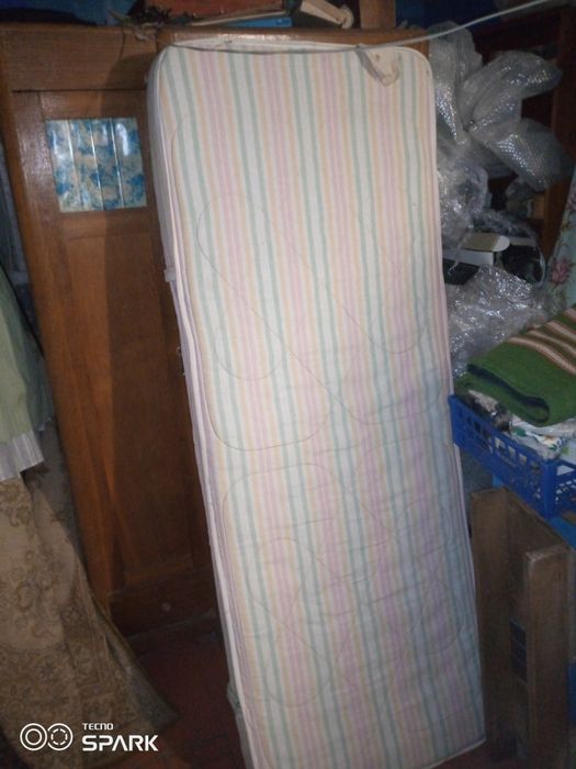 Віддам безкоштовно 2 матраци