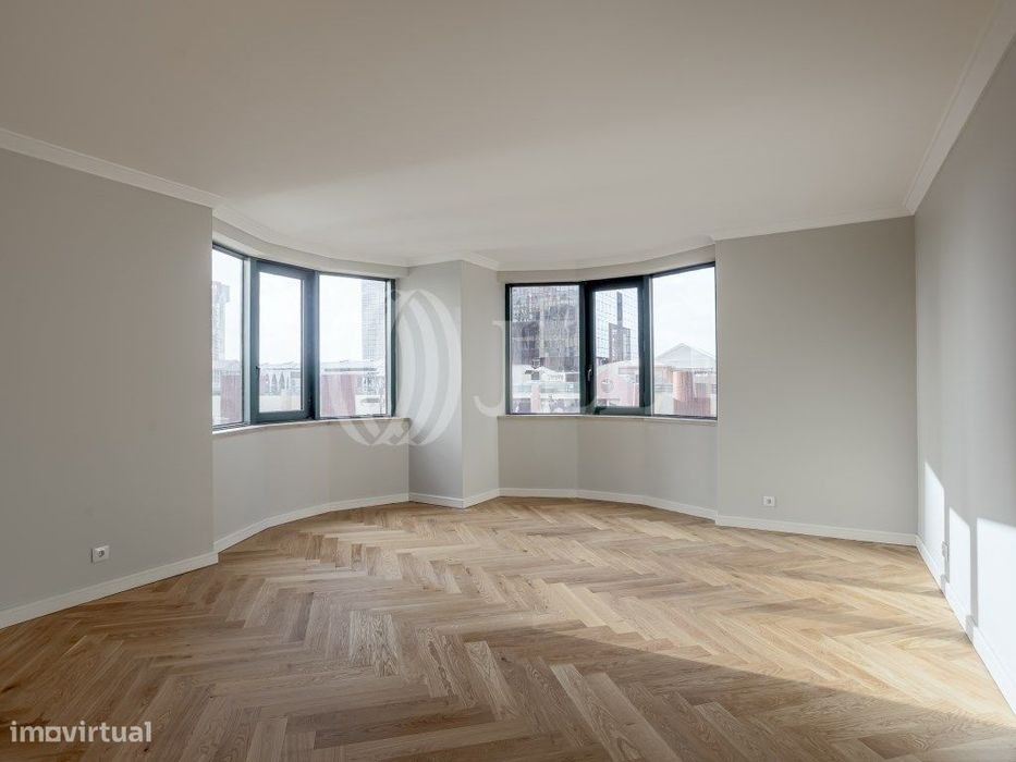 Apartamento T2 condomínio Diana Park Amoreiras, Lisboa.