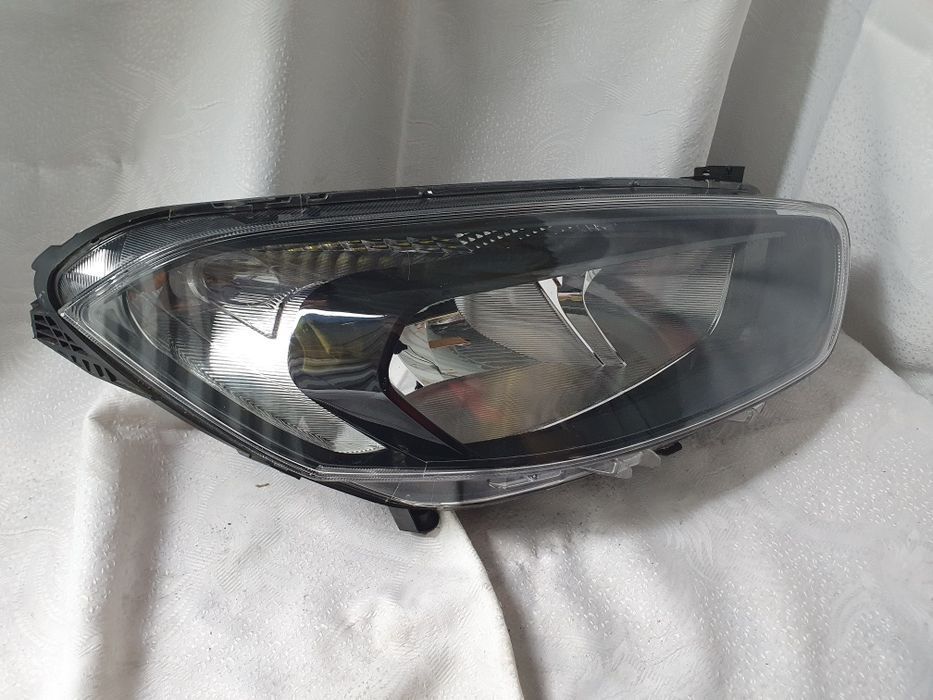 Lampa Ford Transit Courier Turneo prawa EUROPA