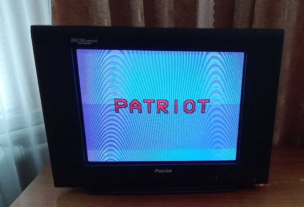 Телевізор Patriot 14" з рідним пультом, паспортом та схемою
